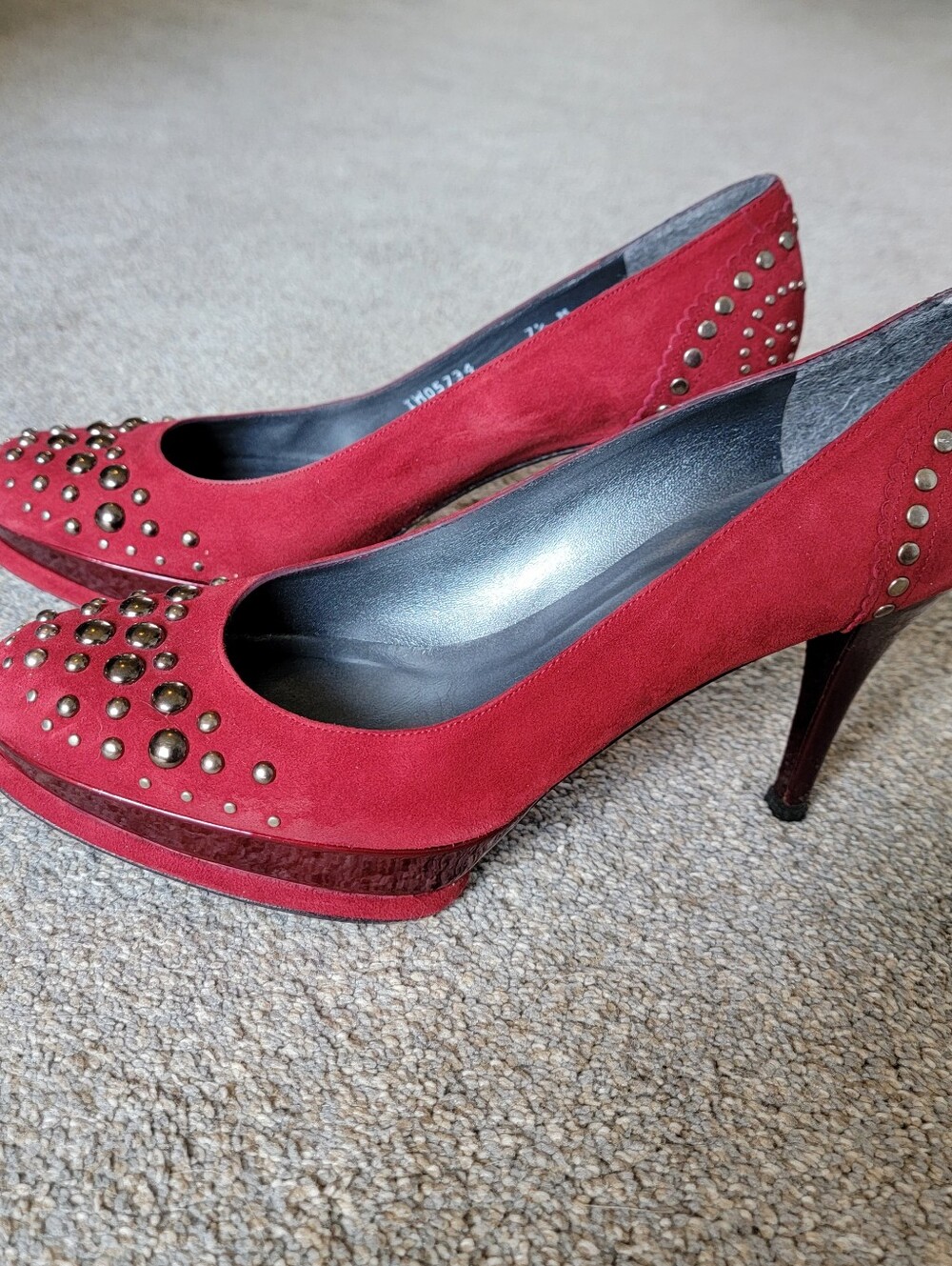 Stuart Weitzman Burgundy Suede Studded Platform 4" Heels Women's size 7.5M